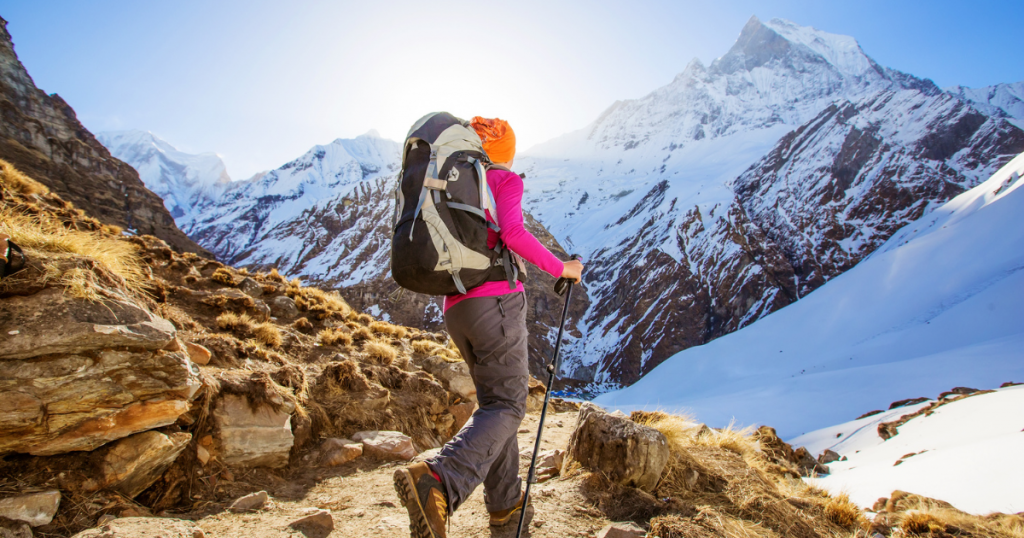 women-in-trail-of-annapurna-trekking-1024x538